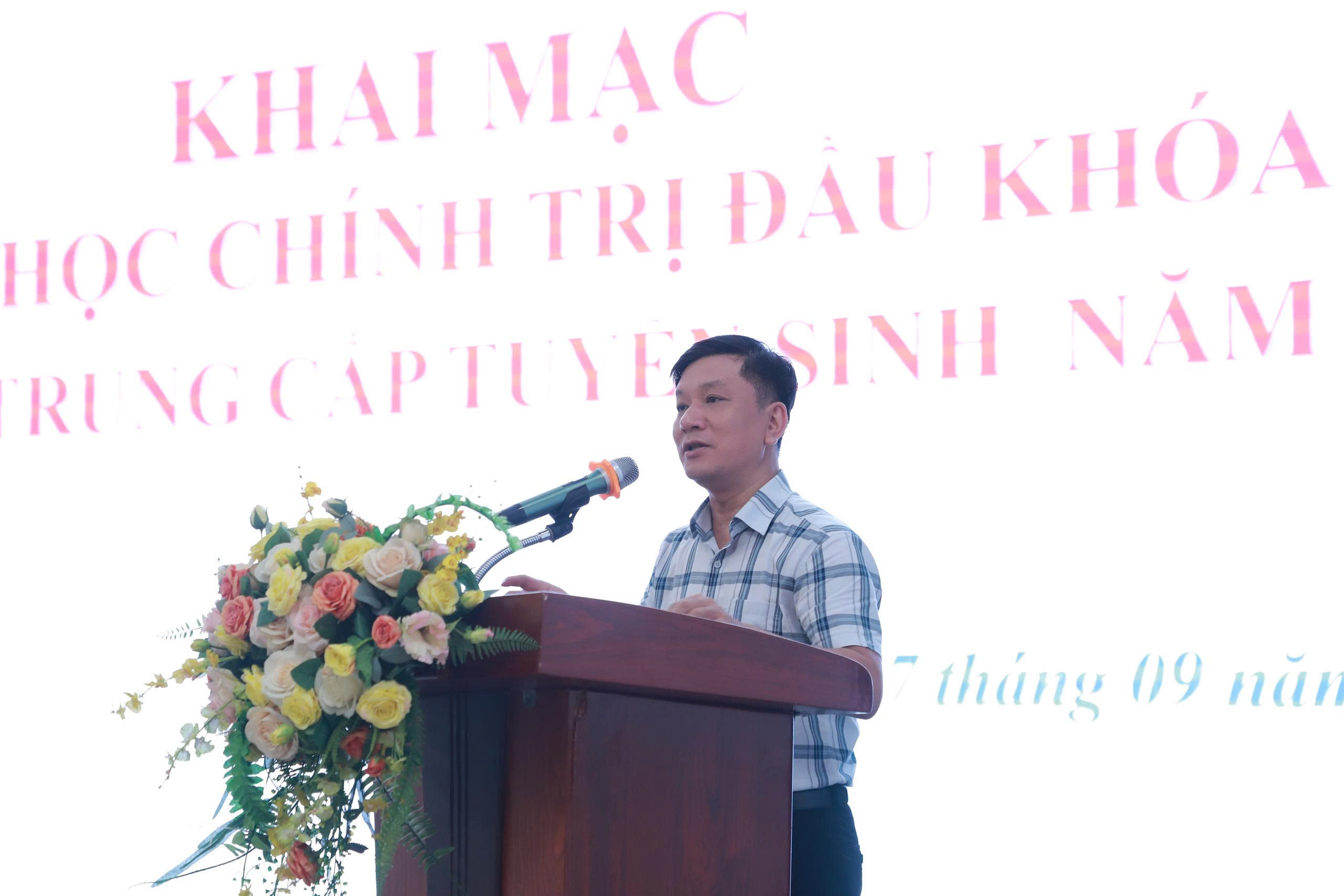 TUẦN SINH HOẠT CHÍNH TRỊ ĐẦU KHÓA TRÌNH ĐỘ TRUNG CẤP CHO KHÓA TUYỂN SINH NĂM 2026
